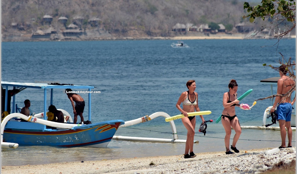 Secert island hopping tour